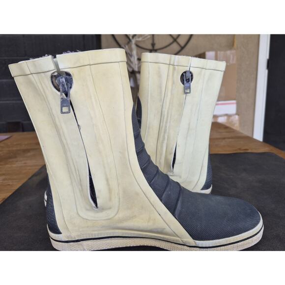 West Marine Sailing Boots Size 9 Ice Blue Deck Boot Anti  display picture 2